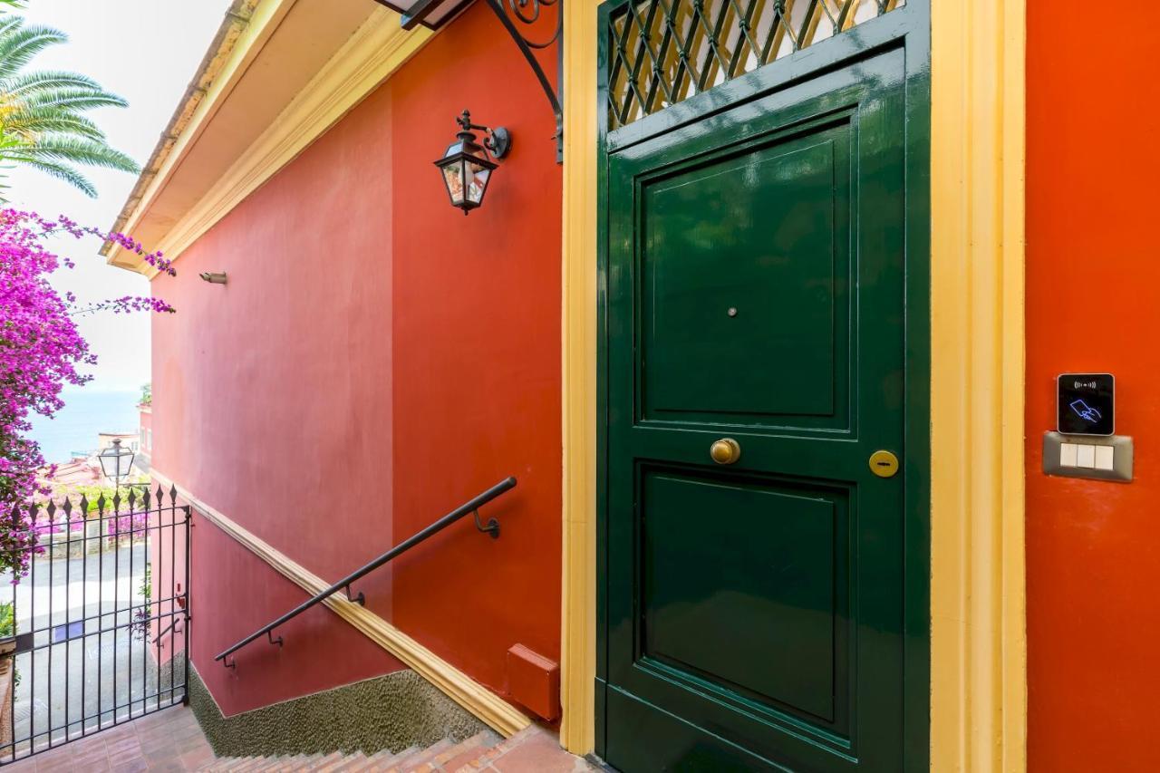Villa Dolcevita With Parking By Napoliapartments Экстерьер фото